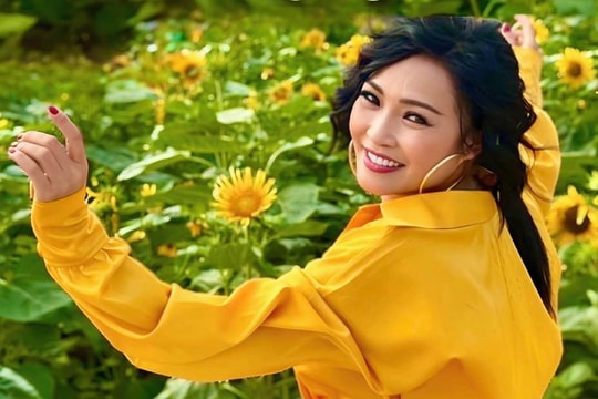 Ca sĩ Phương Thanh: 'Tết mình mặc đồ cũ cũng được, nhưng con phải có đồ mới'