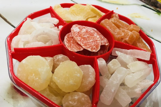 Alô, bác sĩ ơi! Tết có nên ăn nhiều mứt?