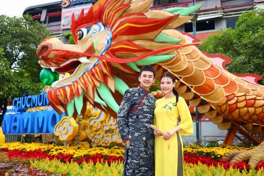 Valentine 2024 ngắm các cặp đôi sao Việt hạnh phúc