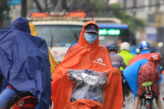 TPHCM có mưa giữa những ngày nắng nóng vì El Nino