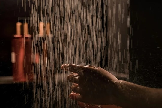 Tắm nhiều lần trong ngày có tốt và khử được mồ hôi?