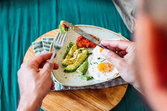 Giảm cảm giác thèm ăn và duy trì cân nặng hiệu quả: Bí quyết và Thói quen