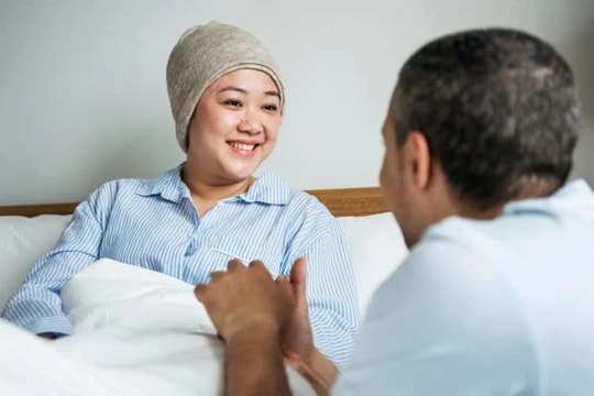 Bệnh nhân ung thư có khỏi bệnh tốt hơn nếu được điều trị đơn giản hơn?