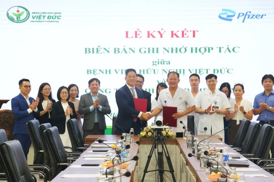 Pfizer Việt Nam hợp tác Bệnh viện Hữu nghị Việt Đức và Bệnh viện Nhi Trung ương quản lý kháng sinh