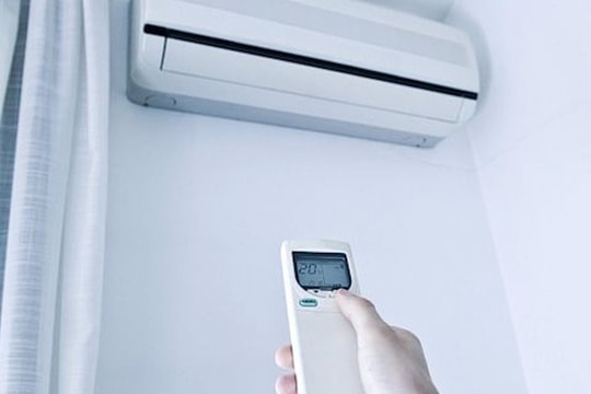 Liệt mặt, méo miệng sau khi ngủ dậy ở phòng điều hòa, làm gì để phòng tránh?