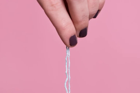 Nghiên cứu cho thấy tampon chứa chì, thạch tín và hóa chất độc hại tiềm ẩn