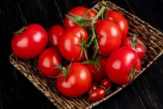 Người mắc bệnh lý dạ dày có nên ăn cà chua?