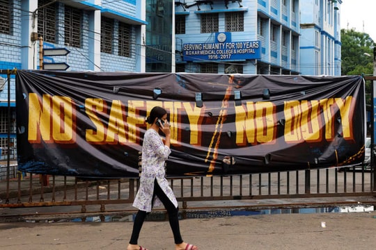 Nỗi ám ảnh bị lạm dụng của nữ bác sĩ Ấn Độ