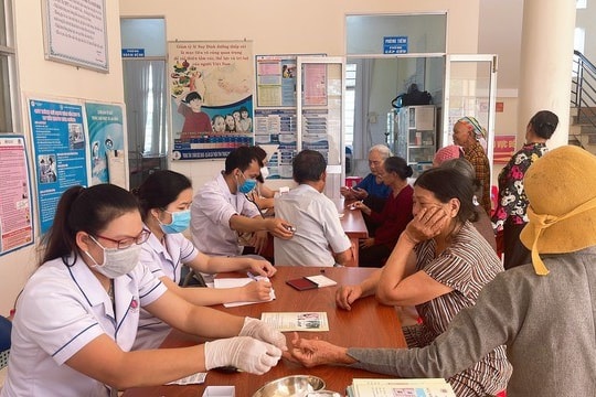 Chăm sóc và nâng cao sức khỏe nhân dân cần thực hiện những biện pháp gì?