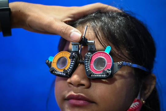 Cứ mỗi 3 trẻ lại có 1 trẻ bị cận thị