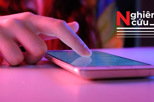 Dành hơn 4 giờ trước màn hình mỗi ngày làm tăng nguy cơ lo âu và trầm cảm ở "tuổi teen"