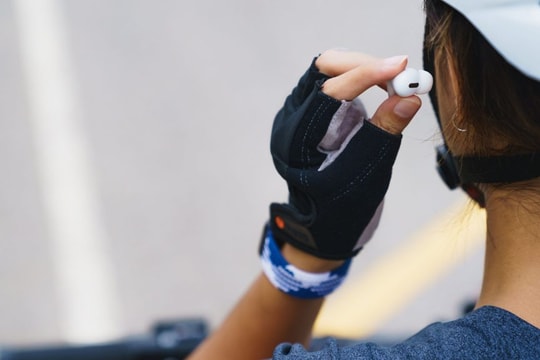 Bạn có nhớ vệ sinh cho AirPods của mình không?