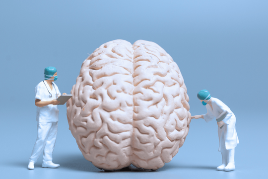 Phân biệt nhồi máu não và xuất huyết não: Hiểu rõ để bảo vệ sức khỏe não bộ