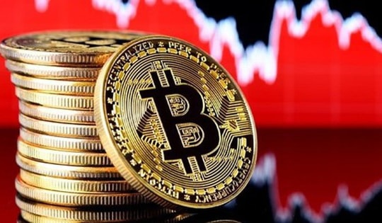Bitcoin và loạt tiền số biến động lạ sau tuyên bố từ ông Trump