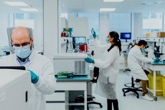 Điểm tin nóng 21/03/2025: Sanofi mua lại DR-0201 của Dren Bio, củng cố lĩnh vực miễn dịch học