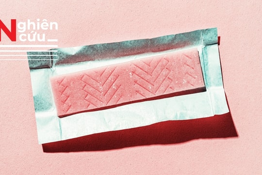 Nhai kẹo cao su giải phóng hàng trăm hạt vi nhựa vào miệng