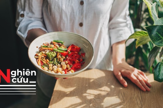 Nghiên cứu suốt 30 năm trên hơn 100.000 người để tìm ra chế độ ăn tốt cho lão hóa nhất