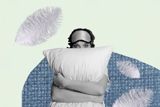 Vì sao chúng ta càng cố ngủ bù thì lại càng mệt mỏi?