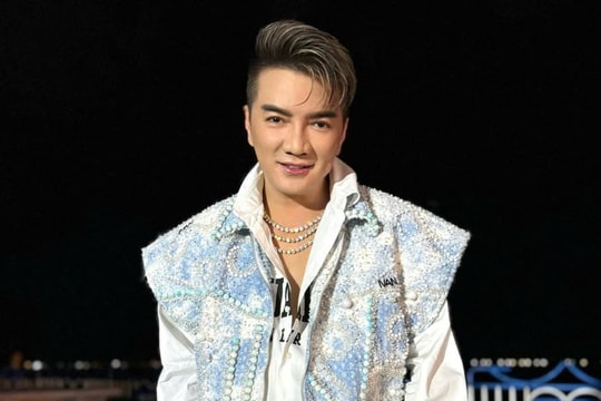 Đàm Vĩnh Hưng tái xuất mờ nhạt sau khi bị cấm hát 9 tháng