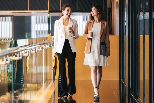 Làm thế nào để tự tin hơn khi nói chuyện xã giao?