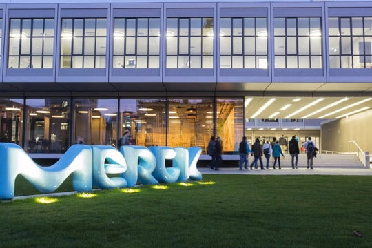 Công ty dược phẩm Novartis và Merck tăng tốc mở rộng trên toàn cầu