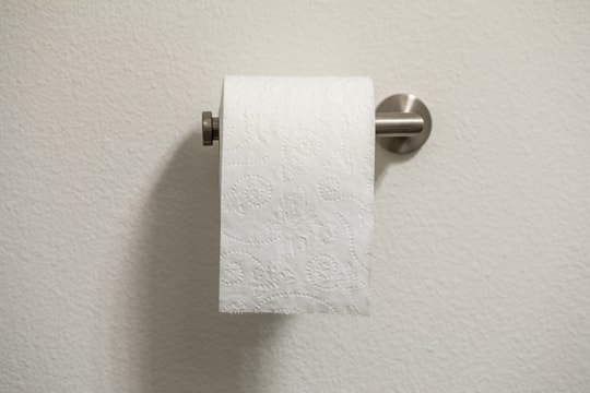 Bằng sáng chế 134 năm tuổi tiết lộ cách treo giấy vệ sinh đúng chuẩn