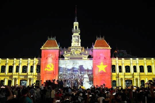 TP.HCM cấm tuyệt đối người đi bộ và xe vào 20 tuyến đường | 29/4/2025