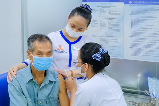 Sanofi chuyển giao công nghệ sản xuất vaccine cho VNVC tại Việt Nam