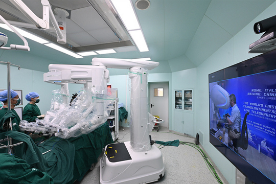 Phẫu thuật xuyên lục địa: Bác sĩ ở Rome, bệnh nhân ở Bắc Kinh