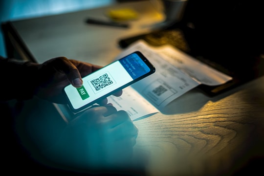 Mỹ: Người cao tuổi "thất thế" trong cuộc đua thanh toán số hóa