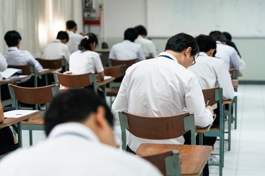 Giải mã hiện tượng đau bụng trước khi thi và cách vượt qua