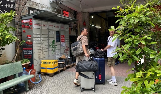 Mua sắm online, nhận hàng qua tủ thông minh có thật sự tiện lợi?