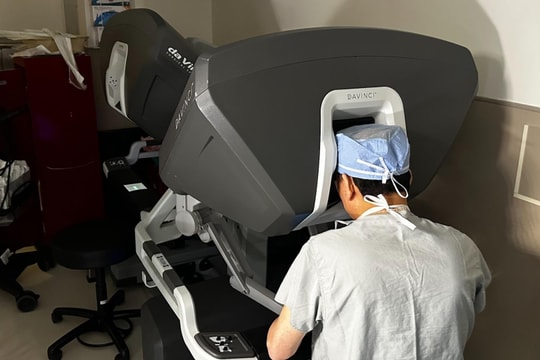 Ca ghép tim bằng robot đầu tiên cho người trưởng thành