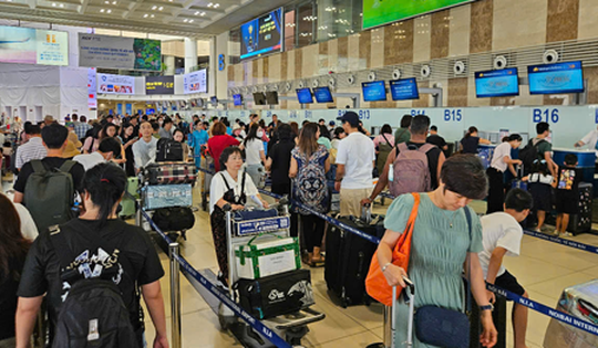 Bất ngờ giá vé máy bay