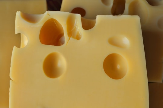 Ăn phô mai trước khi ngủ có thật sự gây ác mộng?