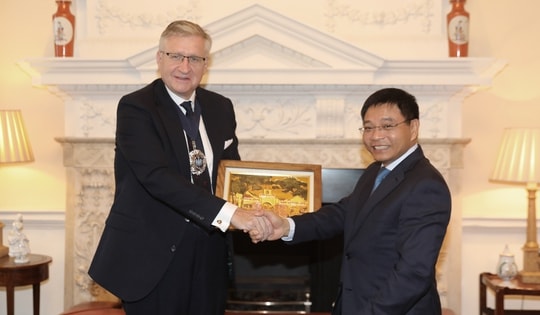 Khu tài chính London phối hợp với Việt Nam phát triển Trung tâm tài chính quốc tế