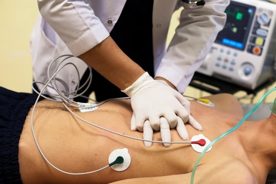 Ngưng tim ngoại viện (OHCA) là gì? Nhận diện sớm để giữ lại sự sống