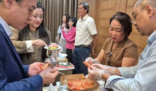 Thủy sản cao cấp khó tiêu thụ nội địa