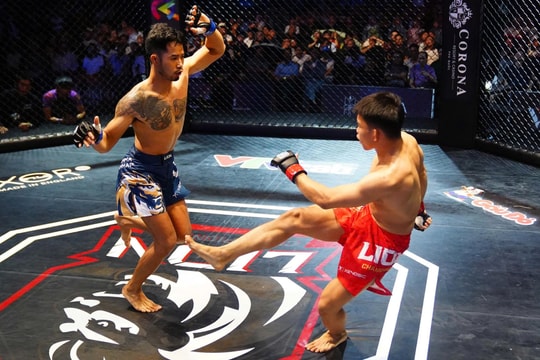 Võ sĩ múa quyền 25 phút không tấn công, Johnny Trí Nguyễn nói gì?