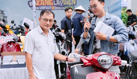 Lên đời xe máy điện VinFast, khách hàng khẳng định: “Mức giá quá tốt, không thể tốt hơn”