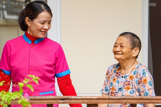 Người con của thương binh thành “con gái” chung của hàng chục người có công