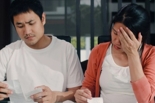 Về làm dâu hai tháng, tôi sốc nặng khi mẹ chồng tiết lộ “nếp nhà” độc lạ