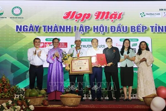 Kỷ lục của đặc sản xôi chiên phồng hạt điều Đồng Nai