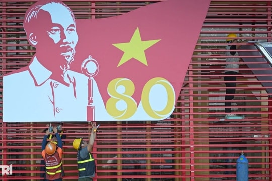 Thêm các tour tham quan miễn phí triển lãm 80 năm thành tựu đất nước