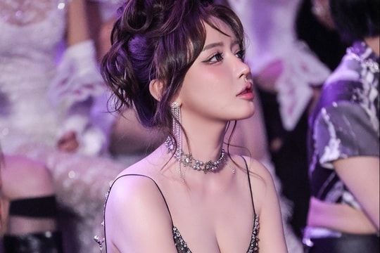 'Anh trai, Em xinh' kiếm hàng trăm tỷ từ đâu