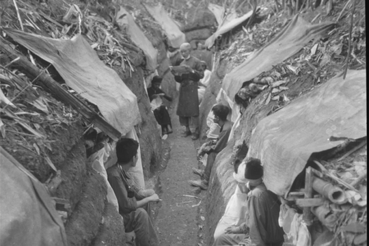 Cha ông ta đã giữ gìn sức khỏe trên chiến trường như thế nào?