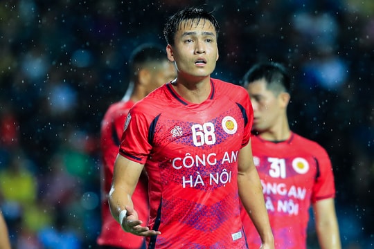 Tuyển thủ Việt Nam khâu 14 mũi