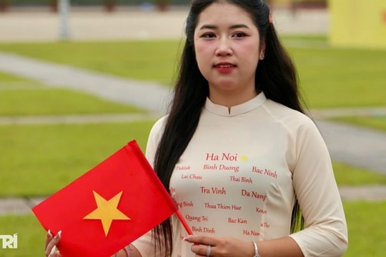 "Cháy" phòng khách sạn ở Hà Nội, khách thuê nhà dân xem hợp luyện diễu binh