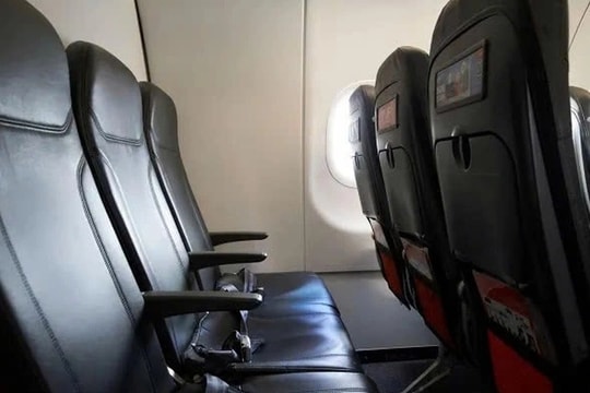 Hai hãng hàng không lớn bị kiện vì bán "ghế cửa sổ" nhưng… không có cửa sổ