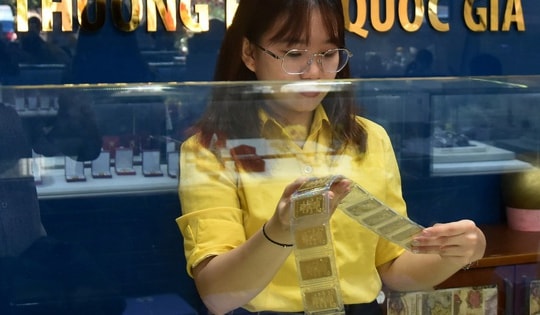 Giá vàng miếng SJC lại gây sốc